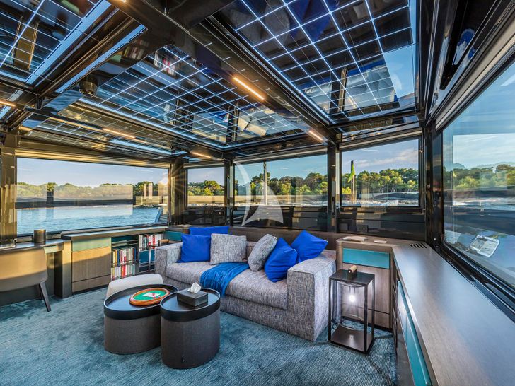 SEA CORAL II Arcadia A105 - flybridge covered lounge SEA CORAL II Arcadia A105 - flybridge covered lounge