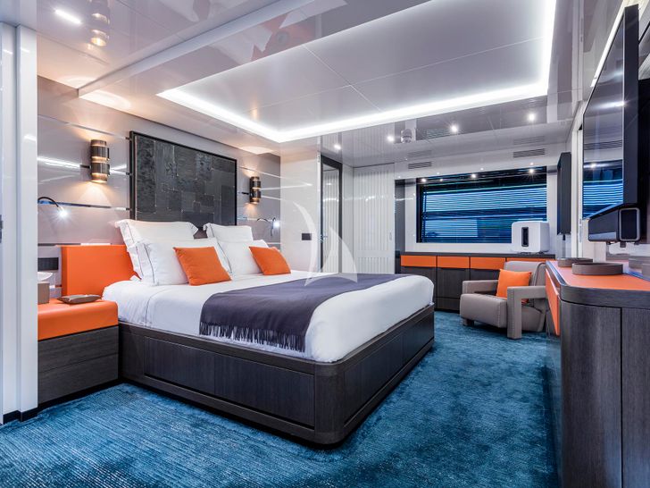 SEA CORAL II Arcadia A105 master cabin