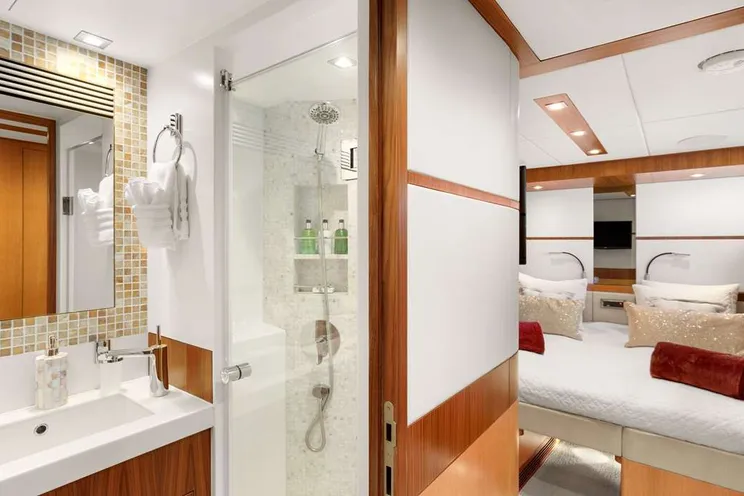 Charter Yacht SEAGLASS 74 - Horizon 74 - 4 Cabins - The Exumas - Nassau - Marsh Harbor - Bahamas - Caribbean