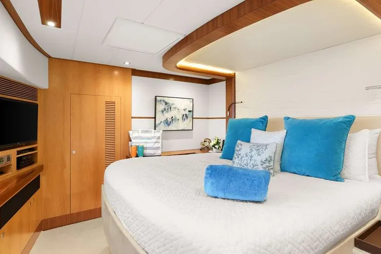 Charter Yacht SEAGLASS 74 - Horizon 74 - 4 Cabins - The Exumas - Nassau - Marsh Harbor - Bahamas - Caribbean