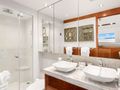 SEAGLASS 74 Horizon 74 - Master Cabin Bathroom SEAGLASS 74 Horizon 74 - Master Cabin Bathroom