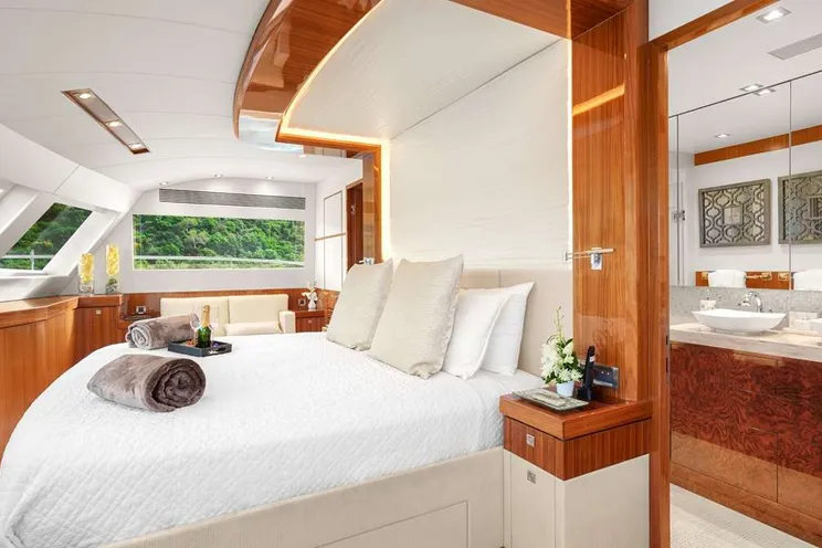 Charter Yacht SEAGLASS 74 - Horizon 74 - 4 Cabins - The Exumas - Nassau - Marsh Harbor - Bahamas - Caribbean