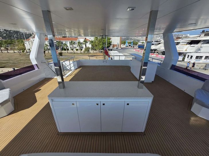 SEA GODDESS ALVA SOLAR E 60 - flybridge SEA GODDESS ALVA SOLAR E 60 - flybridge