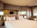 SEA SONS Ferretti 700 master cabin bed