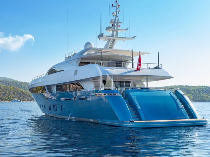 SEA WOLF Mondomarine 42m - aft shot SEA WOLF Mondomarine 42m - aft shot