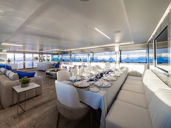 SEA WOLF Mondomarine 42m - main dining area SEA WOLF Mondomarine 42m - main dining area