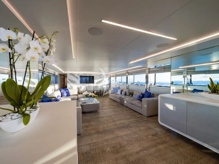 SEA WOLF Mondomarine 42m - main saloon SEA WOLF Mondomarine 42m - main saloon