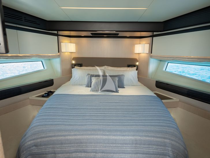 SEA YA Azimut 66 Fly - VIP cabin SEA YA Azimut 66 Fly - VIP cabin