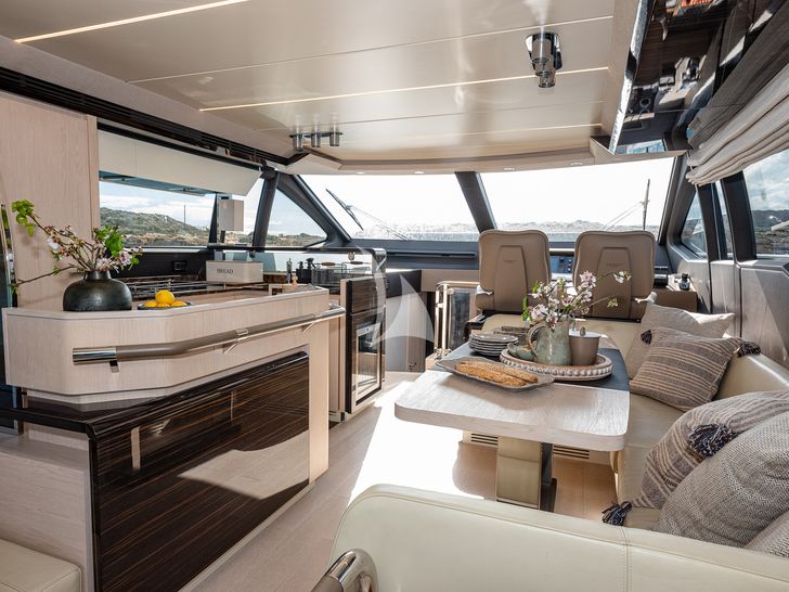 SEA YA Azimut 66 Fly - dining area and galley SEA YA Azimut 66 Fly - dining area and galley