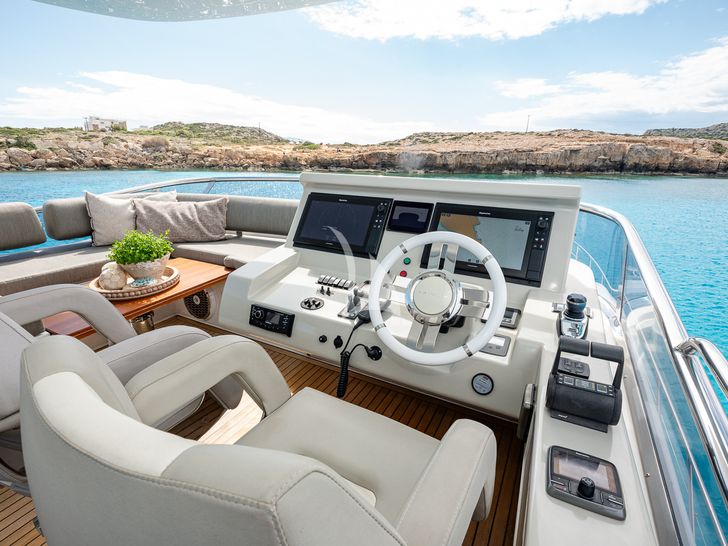 SEA YA Azimut 66 Fly - helm SEA YA Azimut 66 Fly - helm
