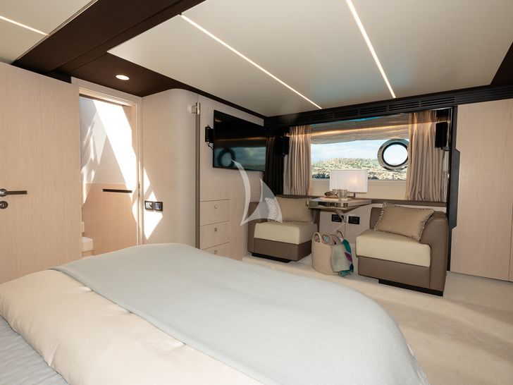 SEA YA Azimut 66 Fly - master cabin seating area SEA YA Azimut 66 Fly - master cabin seating area
