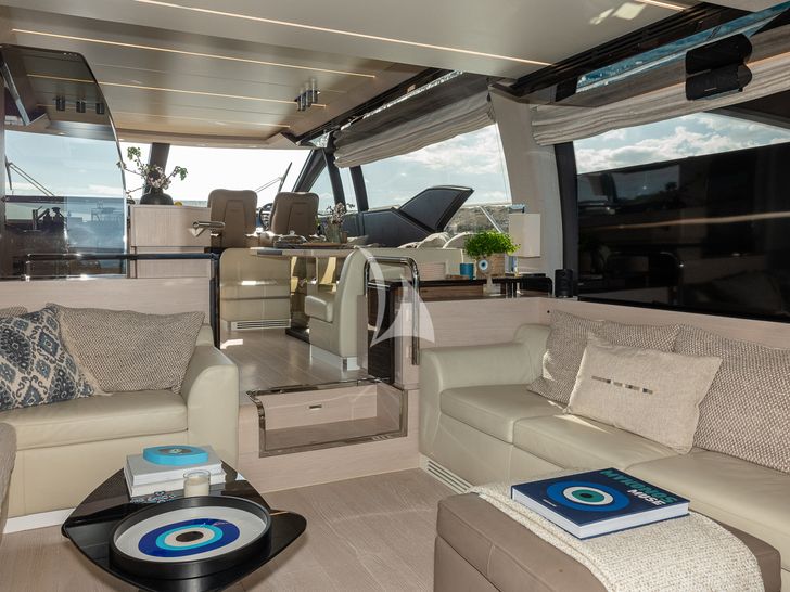 SEA YA Azimut 66 Fly - saloon seating area with TV SEA YA Azimut 66 Fly - saloon seating area with TV