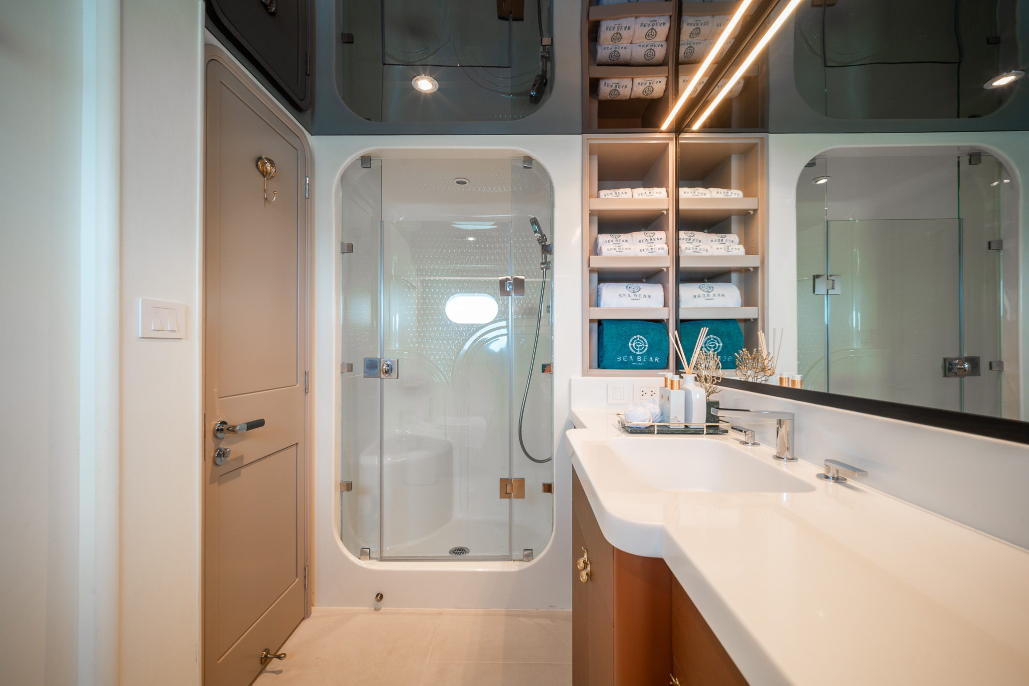 SEA BEAR Westport 130 - VIP cabin 2 bathroom