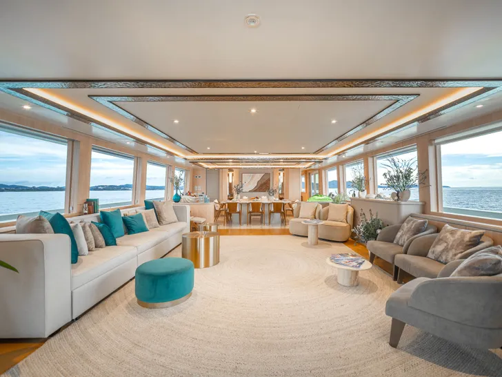 SEA BEAR Westport 130 - main saloon SEA BEAR Westport 130 - main saloon