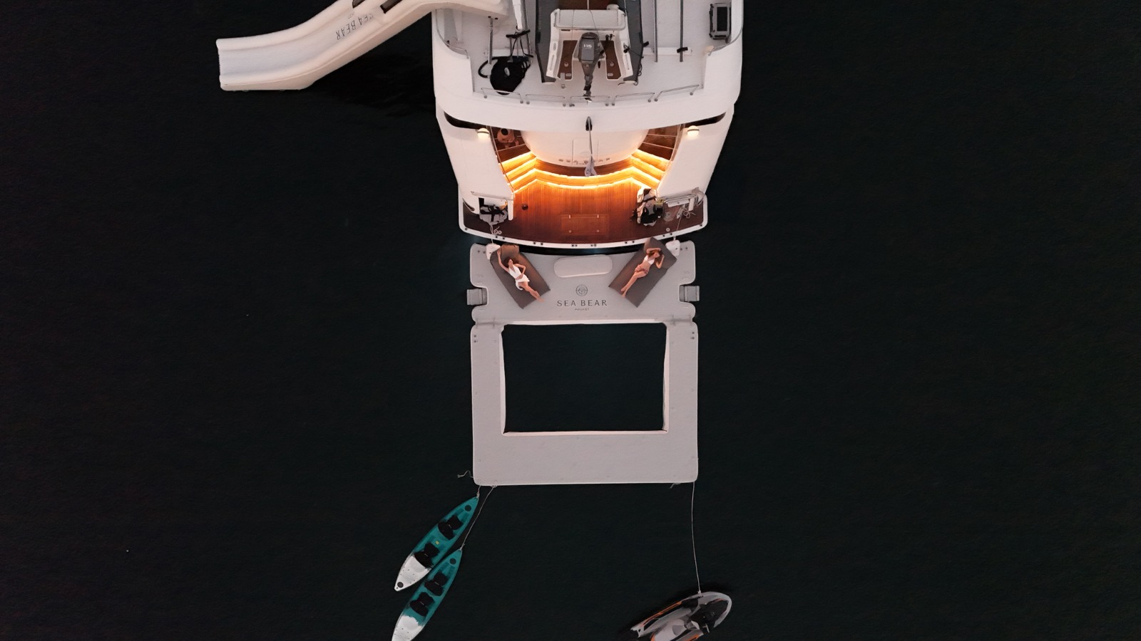 SEA BEAR Westport 130 - top aft shot