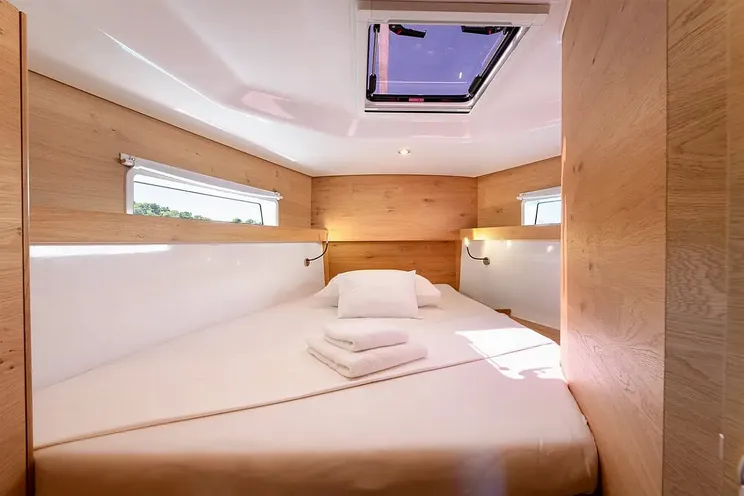 Charter Yacht SEA BEE - Elan impression 43 - 4 Cabins - Split - Dubrovnik - Hvar - Croatia