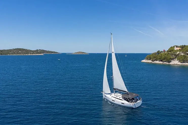 Charter Yacht SEA BEE - Elan impression 43 - 4 Cabins - Split - Dubrovnik - Hvar - Croatia