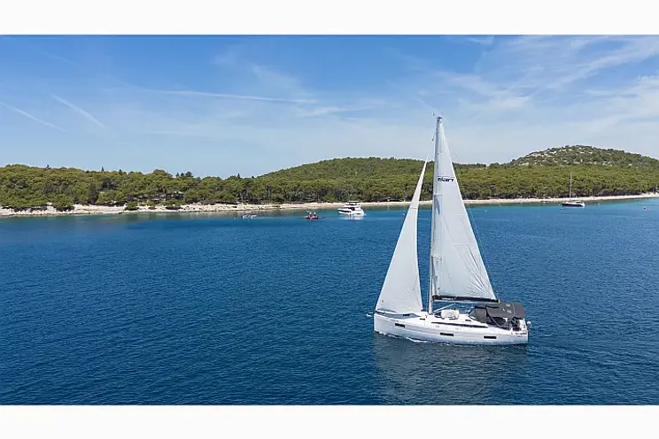 Charter Yacht SEA BEE - Elan impression 43 - 4 Cabins - Split - Dubrovnik - Hvar - Croatia