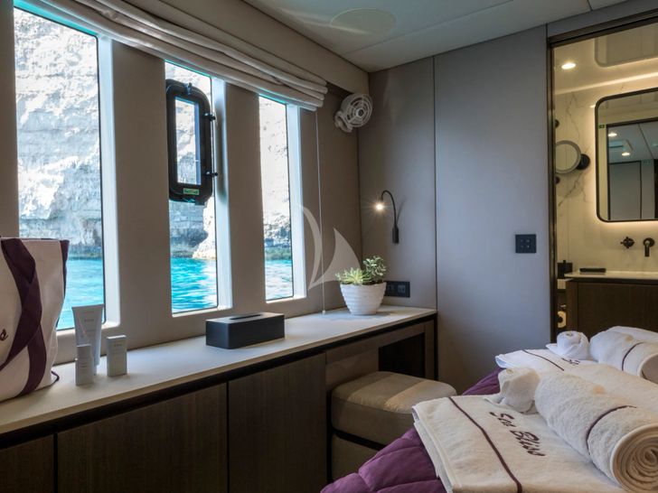 SEA BLISS Sunreef 70 - VIP cabin window and vanity area SEA BLISS Sunreef 70 - VIP cabin window and vanity area