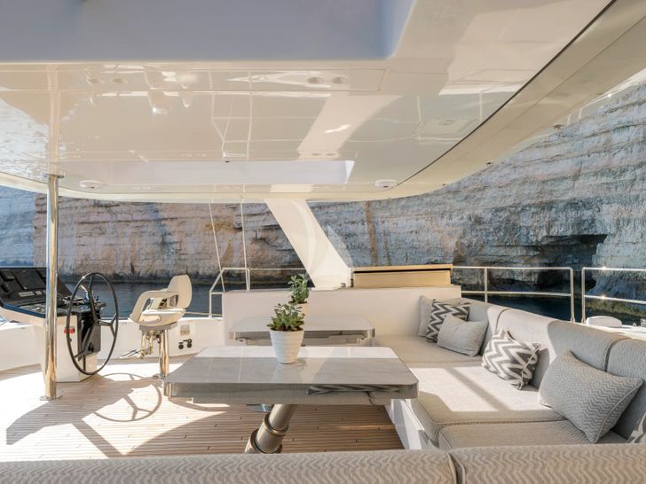 SEA BLISS Sunreef 70 - flybridge lounge and helm SEA BLISS Sunreef 70 - flybridge lounge and helm