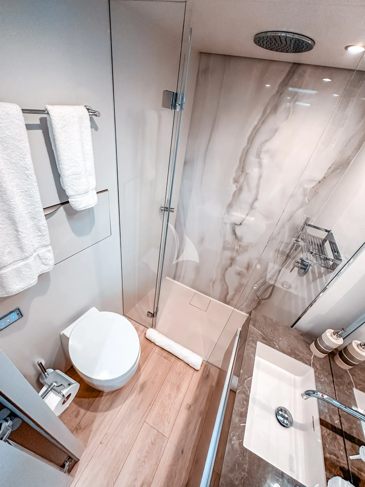 SEACLUSION Sunreef 80 - VIP cabin bathroom