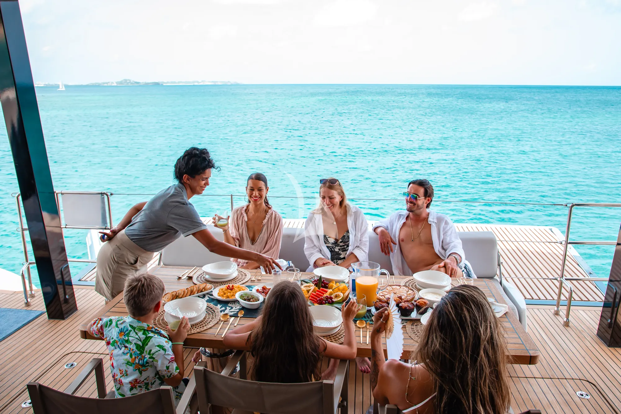 SEACLUSION Sunreef 80 - aft deck alfresco dining