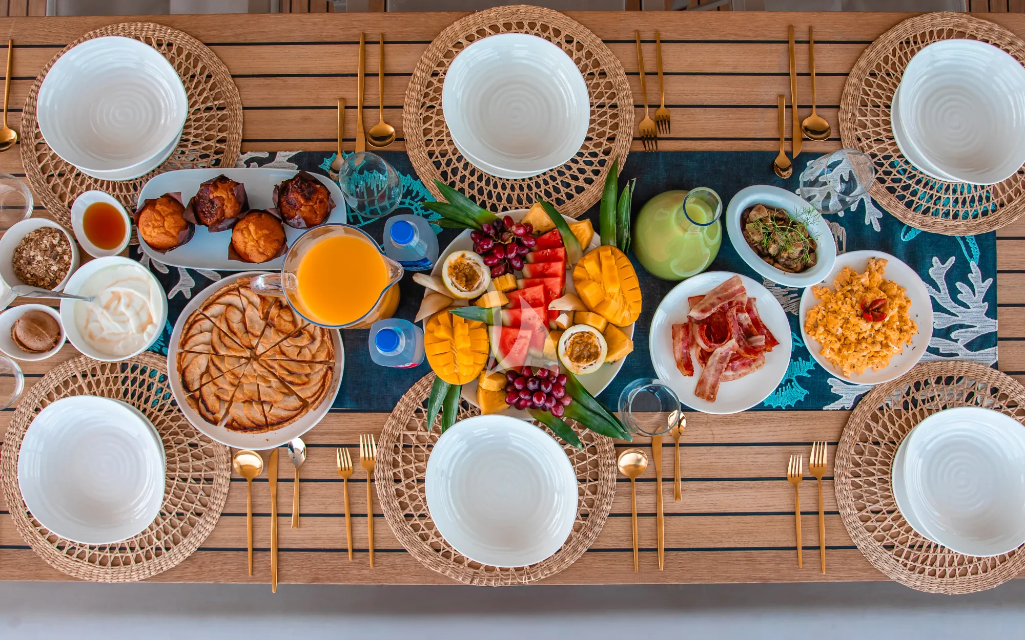 SEACLUSION Sunreef 80 - alfresco feast