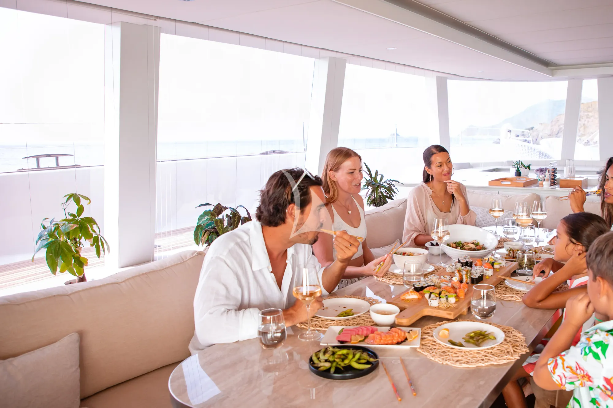 SEACLUSION Sunreef 80 - indoor dining