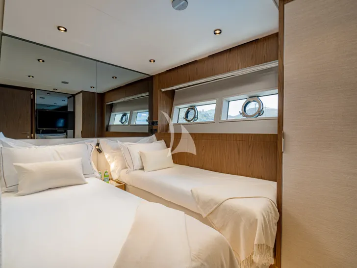 DIAMOND Ferretti 780 - twin cabin 1 DIAMOND Ferretti 780 - twin cabin 1