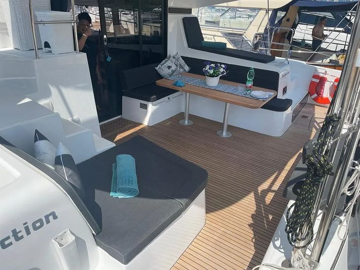 SEADUCTION Lagoon 42 - aft deck SEADUCTION Lagoon 42 - aft deck