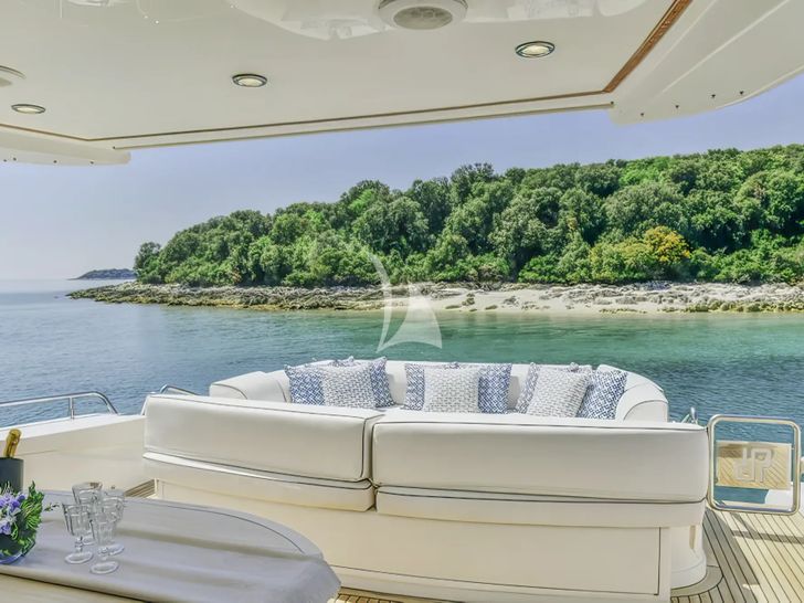 SEA LADY Dalla Pieta 80 - aft bronzing area SEA LADY Dalla Pieta 80 - aft bronzing area