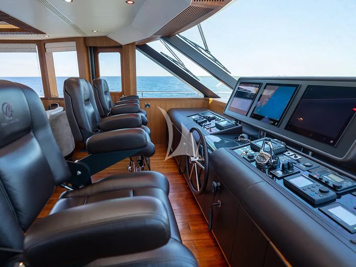 SEA N SEA Ocean Alexander 100 - cockpit SEA N SEA Ocean Alexander 100 - cockpit