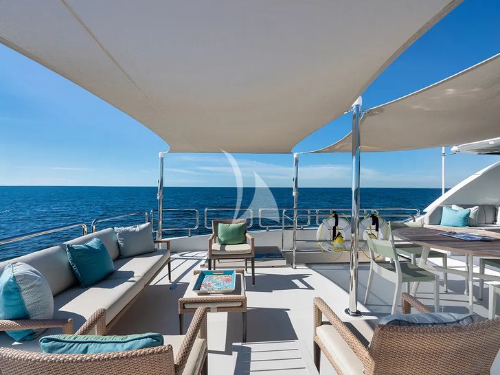 SEA N SEA Ocean Alexander 100 - flybridge aft SEA N SEA Ocean Alexander 100 - flybridge aft