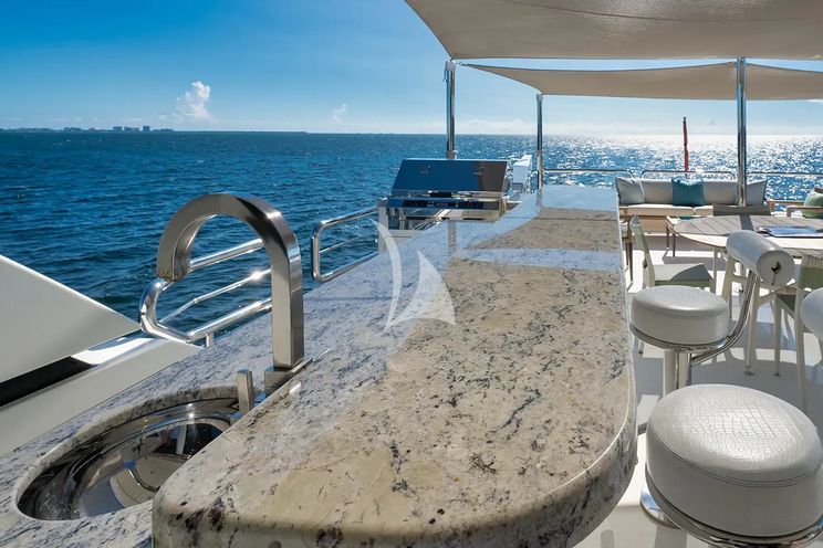Charter Yacht SEA N SEA - Ocean Alexander 100 - 4 Cabins - Nassau - Exumas - Bahamas