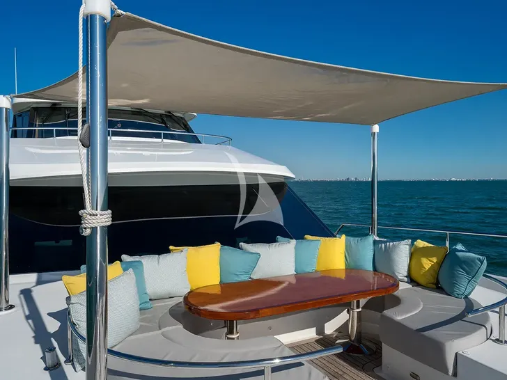 SEA N SEA Ocean Alexander 100 - foredeck lounging area SEA N SEA Ocean Alexander 100 - foredeck lounging area