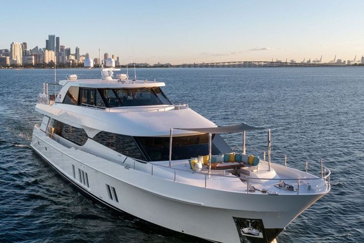 Charter Yacht SEA N SEA - Ocean Alexander 100 - 4 Cabins - Nassau - Exumas - Bahamas