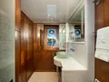 SEA N SEA Ocean Alexander 100 - master cabin bathroom SEA N SEA Ocean Alexander 100 - master cabin bathroom