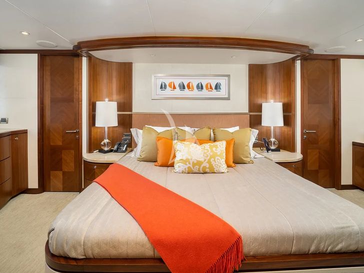 SEA N SEA Ocean Alexander 100 - master cabin SEA N SEA Ocean Alexander 100 - master cabin