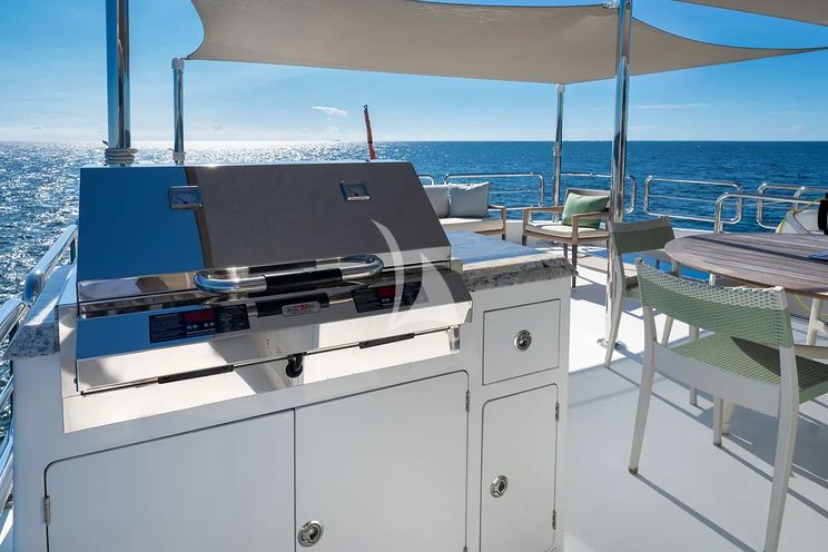 Charter Yacht SEA N SEA - Ocean Alexander 100 - 4 Cabins - Nassau - Exumas - Bahamas