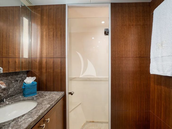 SEA N SEA Ocean Alexander 100 - twin cabin 1 bathroom SEA N SEA Ocean Alexander 100 - twin cabin 1 bathroom