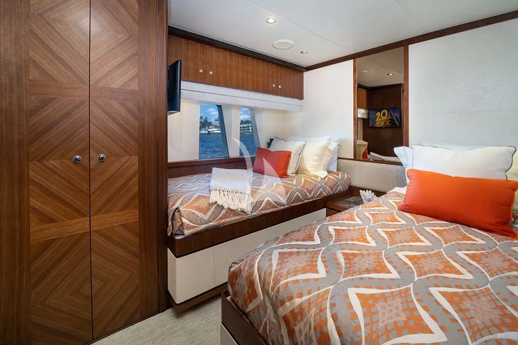 Charter Yacht SEA N SEA - Ocean Alexander 100 - 4 Cabins - Nassau - Exumas - Bahamas
