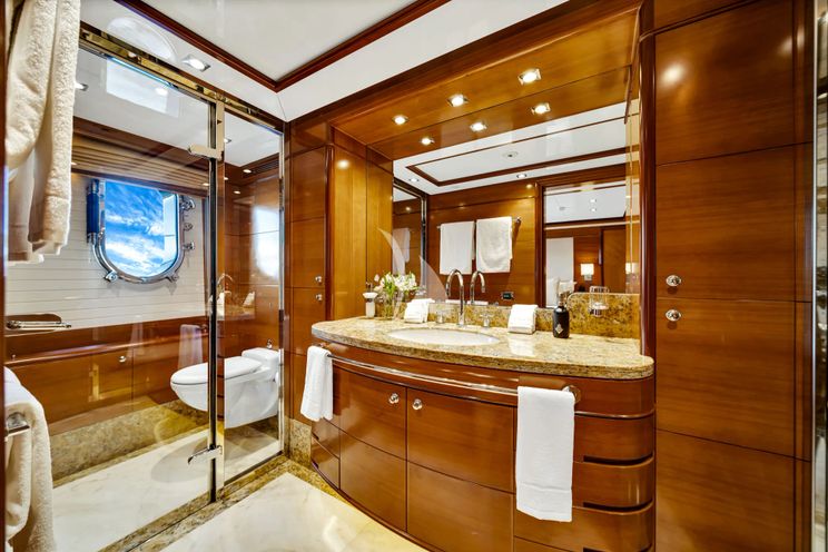 Charter Yacht SEASCAPE V - Benetti Vision 145 - 5 Cabins - Nassau - Exumas - Bahamas - Caribbean