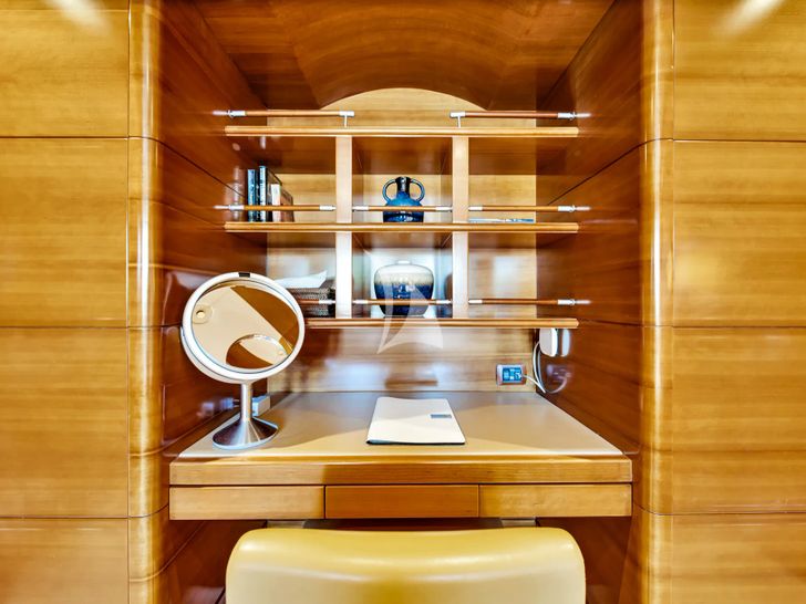 SEASCAPE V Benetti Vision 145 - VIP cabin 1 vanity SEASCAPE V Benetti Vision 145 - VIP cabin 1 vanity