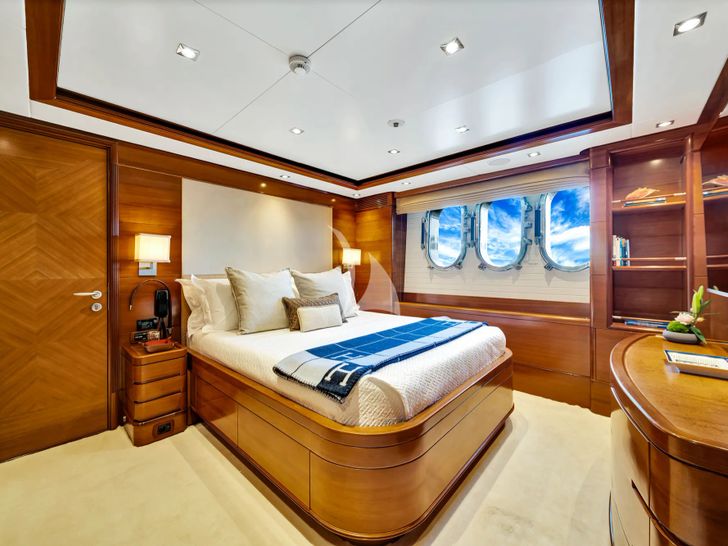 SEASCAPE V Benetti Vision 145 - VIP cabin 1 SEASCAPE V Benetti Vision 145 - VIP cabin 1