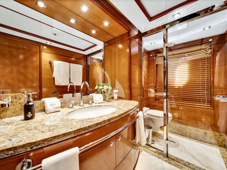 SEASCAPE V Benetti Vision 145 - VIP cabin 2 bathroom SEASCAPE V Benetti Vision 145 - VIP cabin 2 bathroom