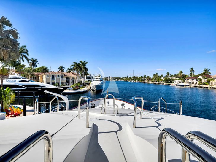 SEASCAPE V Benetti Vision 145 - foredeck SEASCAPE V Benetti Vision 145 - foredeck