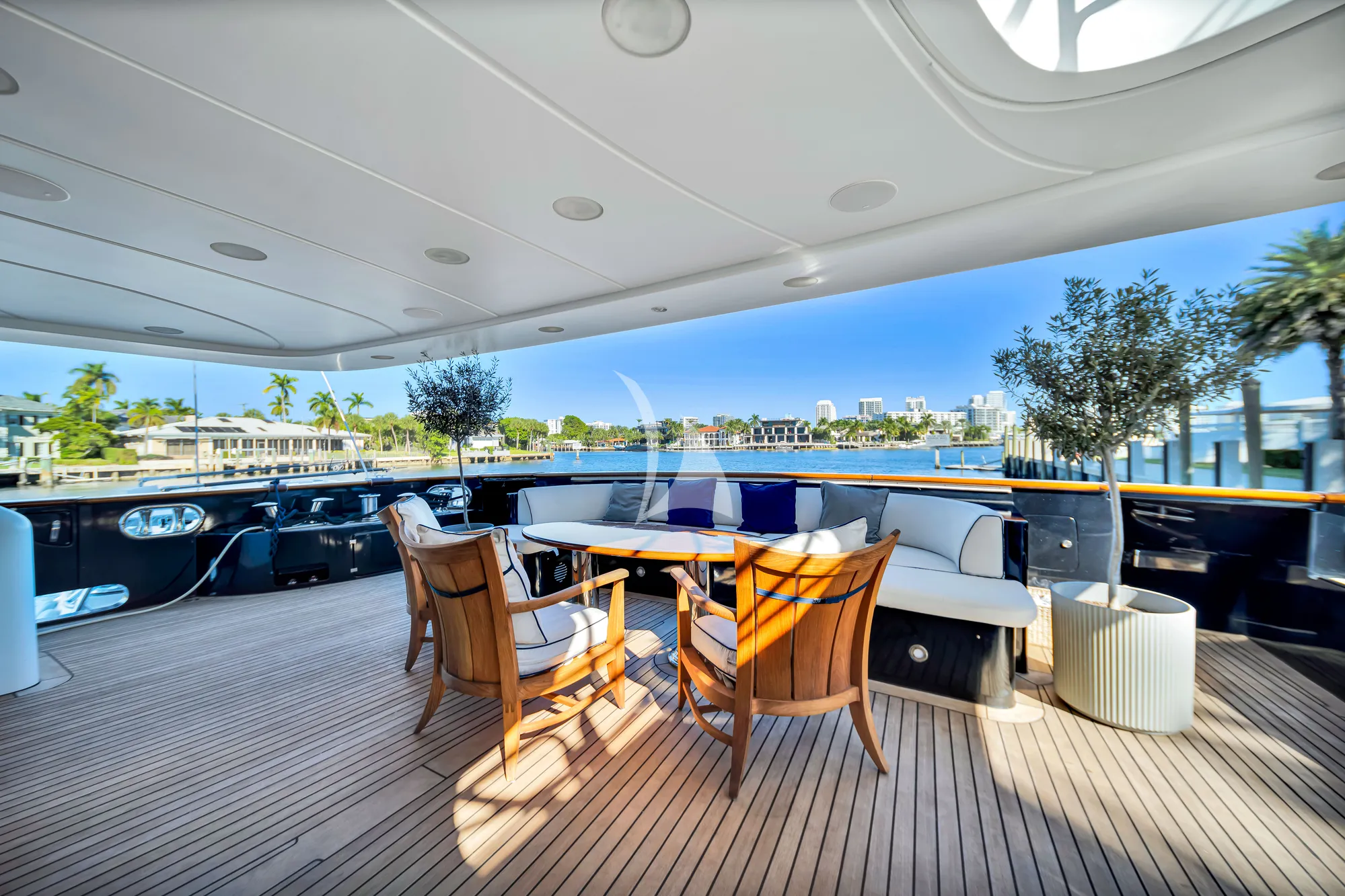 SEASCAPE V Benetti Vision 145 - main aft deck