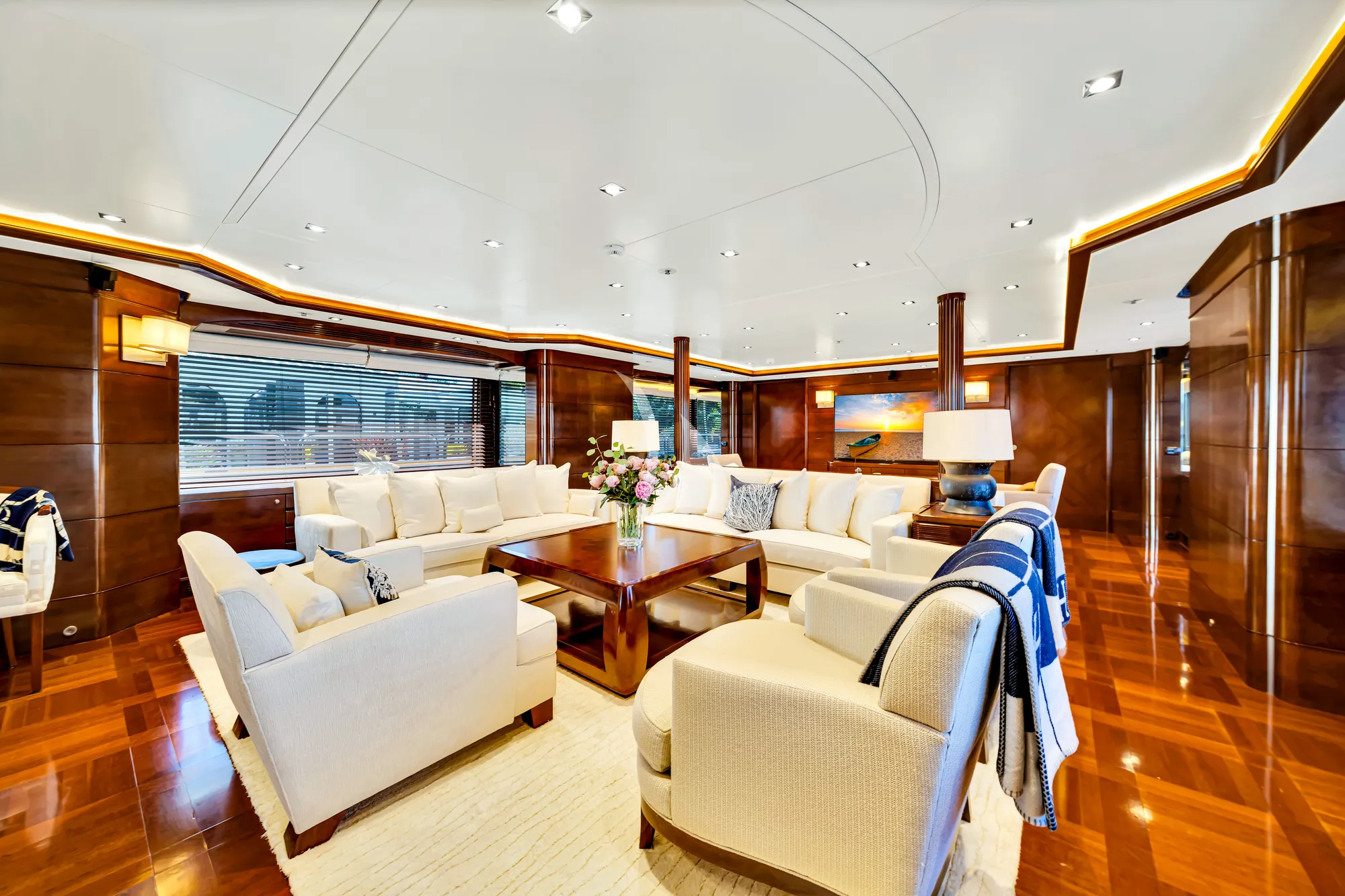 SEASCAPE V Benetti Vision 145 - main saloon lounge