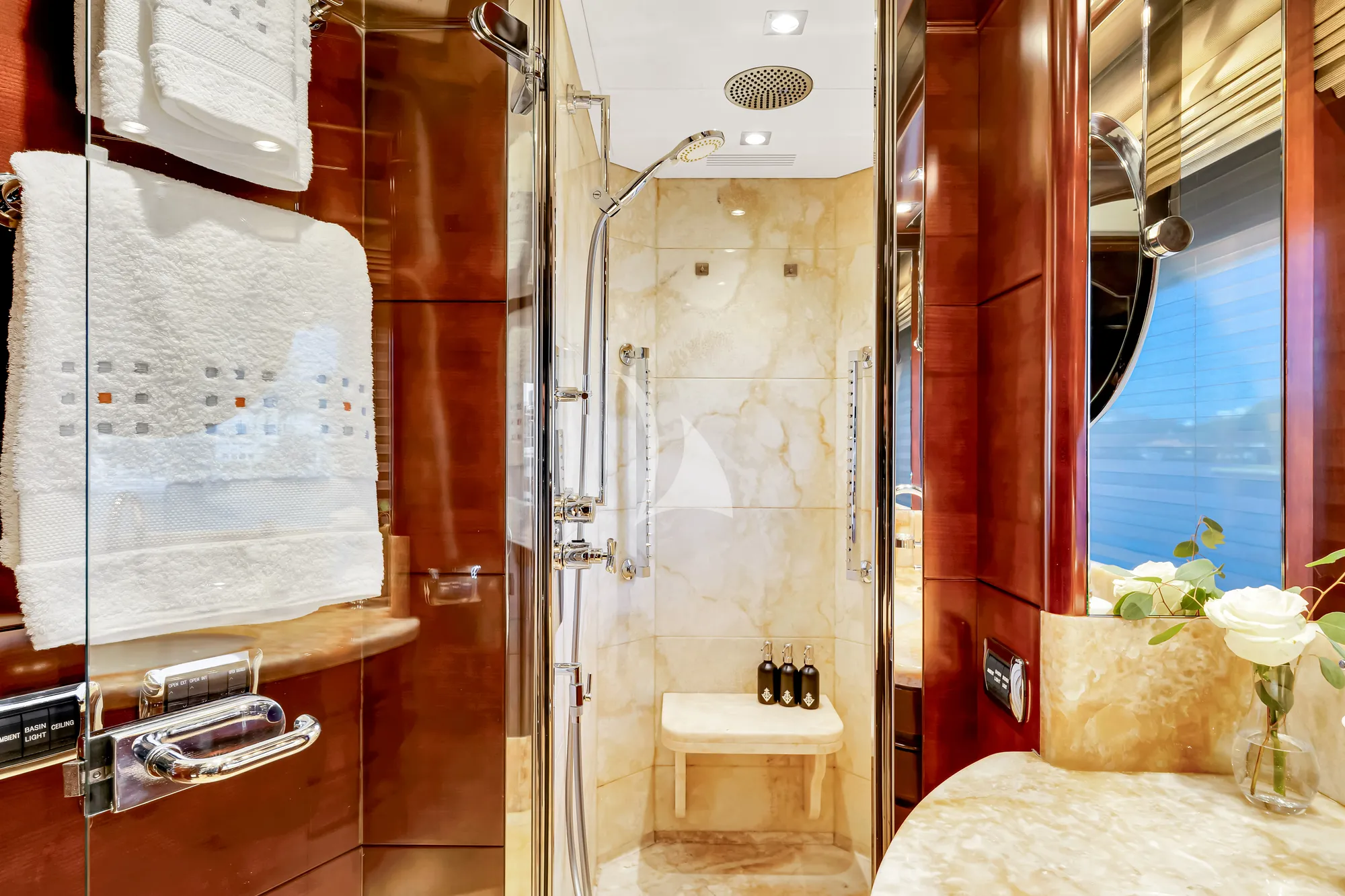 SEASCAPE V Benetti Vision 145 - master cabin bathroom