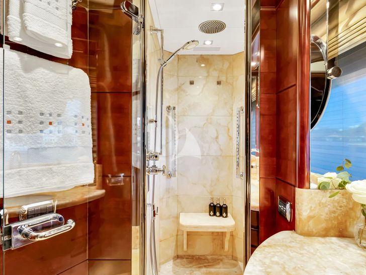 SEASCAPE V Benetti Vision 145 - master cabin bathroom SEASCAPE V Benetti Vision 145 - master cabin bathroom